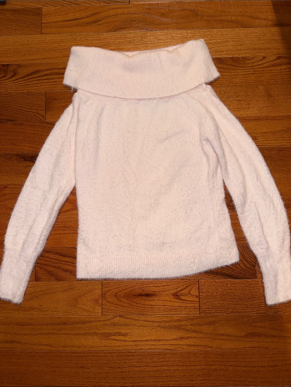 Francesca’s Cozy Cowl neck fuzzy Sweater in light pink M